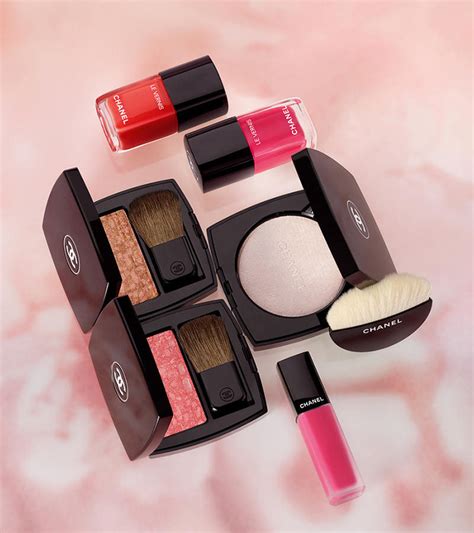 chanel le blanc 2019 makeup collection release date|Chanel Le Blanc 2019 Collection .